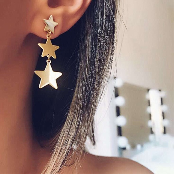 **ALESSIA* Gold Star Shaped Fashion Dangle Earrings - Picture 1 of 4